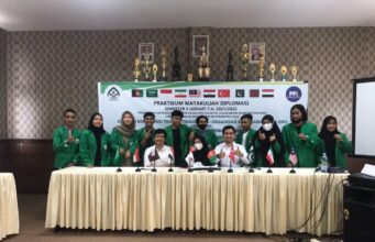 Program Studi PPI Gelar Praktikum Simulasi Konferensi Tingkat Tinggi