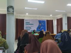 Upgrade Soft Skill Mahasiswa Melalui Seminar Kewirausahaan DEMA FTIK
