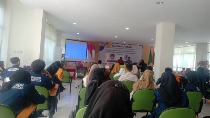 HMJ IPII Adakan Seminar Literasi Tingkatkan Kualitas Bangsa Generasi Muda
