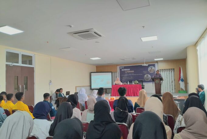 Seminar Literasi: Menarik Minat Siswa ke Jurusan IPII UIN Datokarama Palu