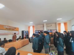 Dekan FEBI UIN Datokarama Palu Lantik Sejumlah Pengurus Ormawa