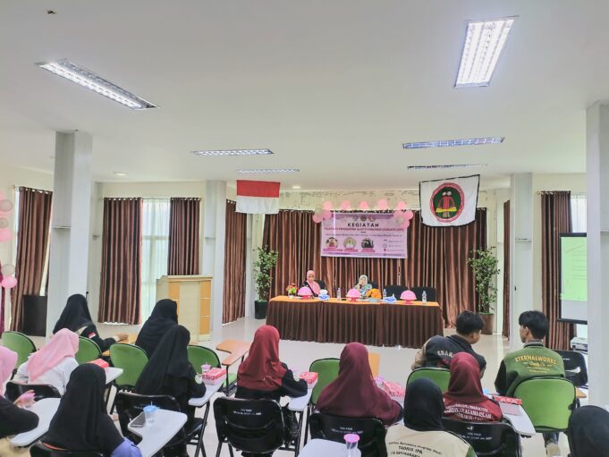 HMPS PIAUD UIN Datokarama Palu Gelar Pelatihan Pembuatan APE : Manfaatkan Barang Bekas sebagai Media Pembelajaran