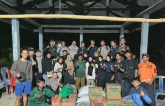 Ormawa FUAD UIN Datokarama Palu Bantu Korban Banjir di Desa Mbuwu