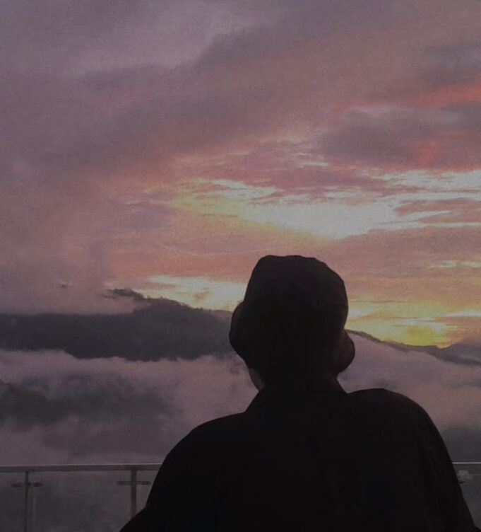 Akulah Sang Senja
