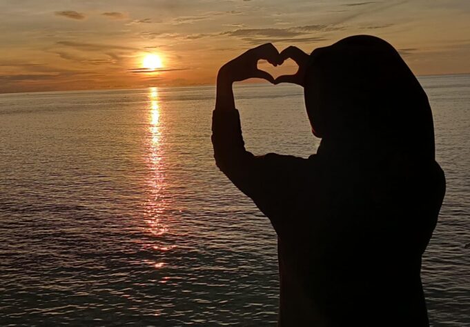Dalam Pelukan Senja