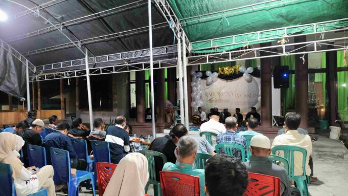 Mahasiswa KKN Tematik Gelar Kabonena Award