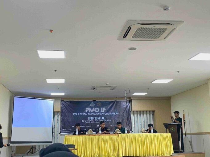 INFORIA: Bukan Hanya Coding, Mahasiswa Informatika Juga Kuasai Manajemen