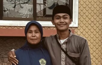 Bu, Hidup Lebih Lama Lagi Ya