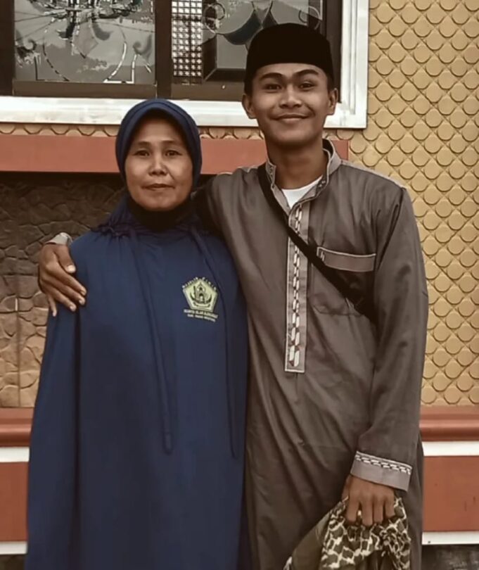 Bu, Hidup Lebih Lama Lagi Ya