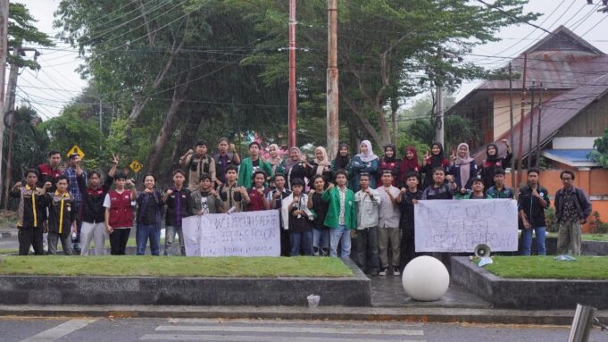 Evaluasi Kinerja 100 Hari Prabowo-Gibran, Mahasiswa Soroti Deforestasi dan Kebijakan Makan Siang Gratis
