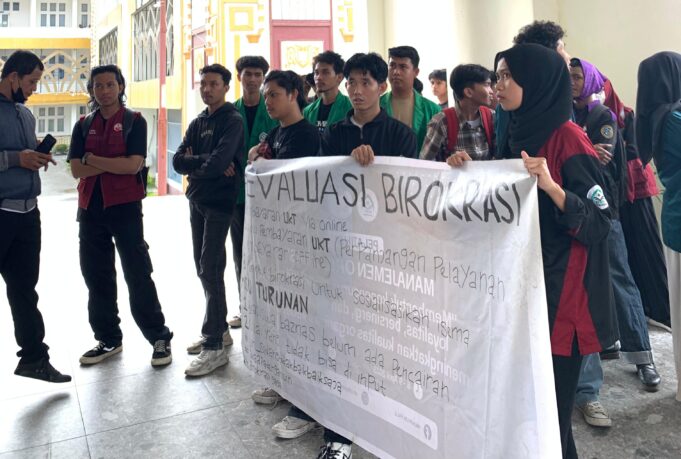 Aksi Demo Berbuah Hasil, Jam Pelayanan Pembayaran UKT Bertambah