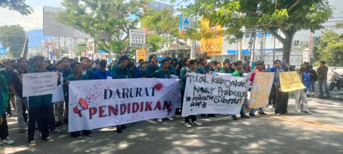 Aliansi Mahasiswa Palu Gelar Aksi Tolak Kebijakan Prabowo-Gibran