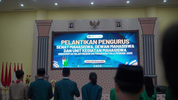 Rektor UIN Datokarama Palu Lantik Pengurus Baru OKM dan UKM