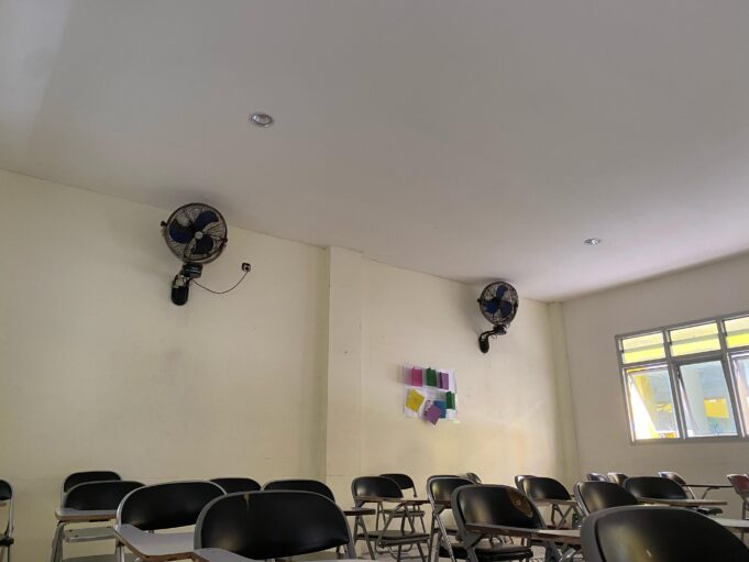 Fasilitas Kampus Memprihatinkan, Mahasiswa Keluhkan Kipas Angin Rusak di Gedung SBSN