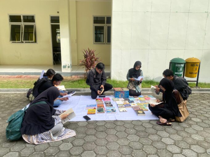 Meningkatkan Budaya Membaca: ORMAWA FUAD Gelar Lapak Baca
