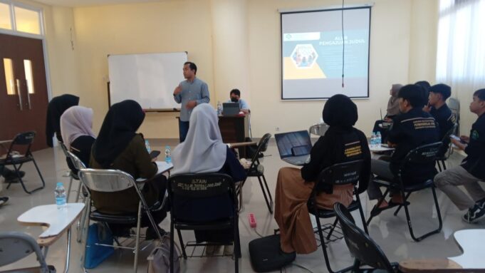 Management Reference Jadi Upaya HMPS PM Tingkatkan Kesiapan Mahasiswa Tugas Akhir