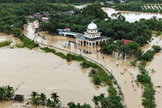 Darurat Deforestasi: Bencana Hidrometeorologi Melanda Tiga Provinsi di Pulau Sumatera