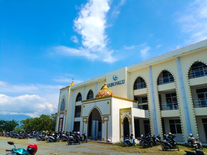 Kampus yang Tak Siap Tumbuh: Analisis Krisis Infrastruktur UIN Datokarama Palu