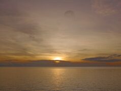 Bayang di Langit Sunyi: Paradox Tak Berujung