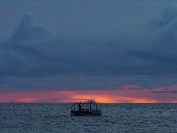 Seriuh Ombak, Setenang Laut
