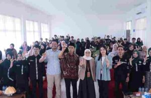 Dorong Literasi Keuangan, HMPS PBS UIN Datokarama Palu Gelar Seminar Investasi Syariah