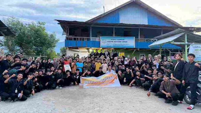 Tebar Bahagia di Panti Asuhan, HMPS ESY UIN Datokarama Palu Hadirkan Edukasi dan Kehangatan