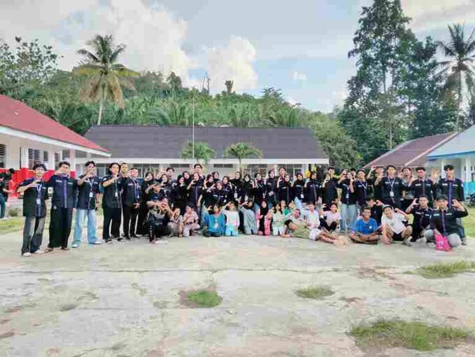 HIMATIF UIN Datokarama Turun ke Desa: Edukasi Digital hingga Lawan Judi Online di Salusumpu