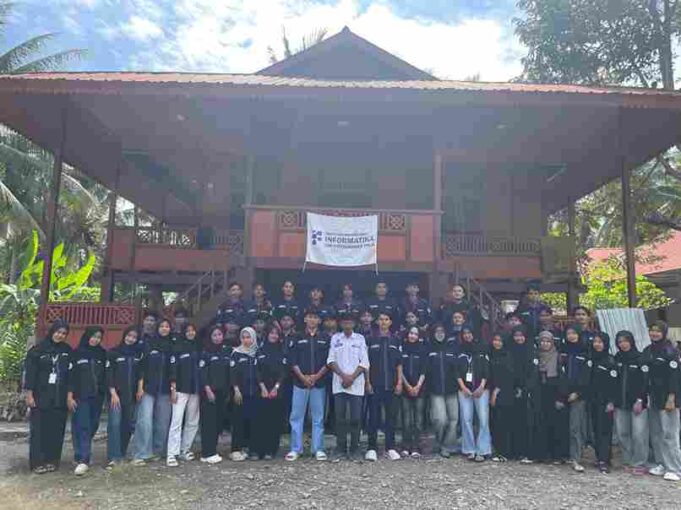 Tech For Village HIMATIF UIN Datokarama Sukses Curi Perhatian Warga Salusumpu, Edukasi Digital Jadi Sorotan
