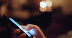 Mahasiswa dan Hoaks di Era Digital: Pentingnya Memeriksa Fakta Sebelum Membagikan Informasi